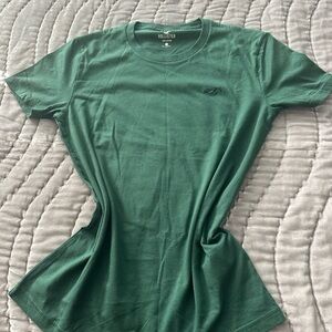 Hollister Women's Forest Green Tee NWOT
